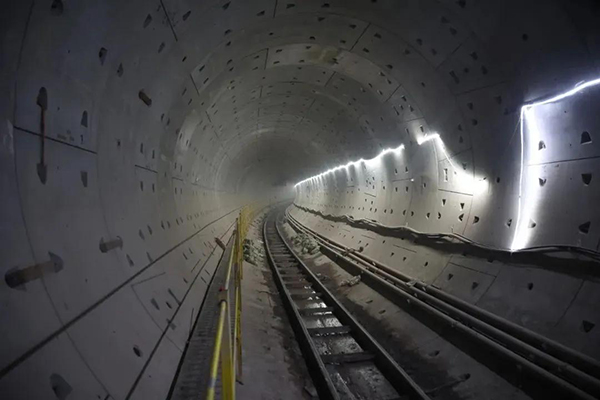 軌道交通18號(hào)線(xiàn)北延伸段建設(shè)現(xiàn)場(chǎng)。重慶市住房城鄉(xiāng)建委供圖